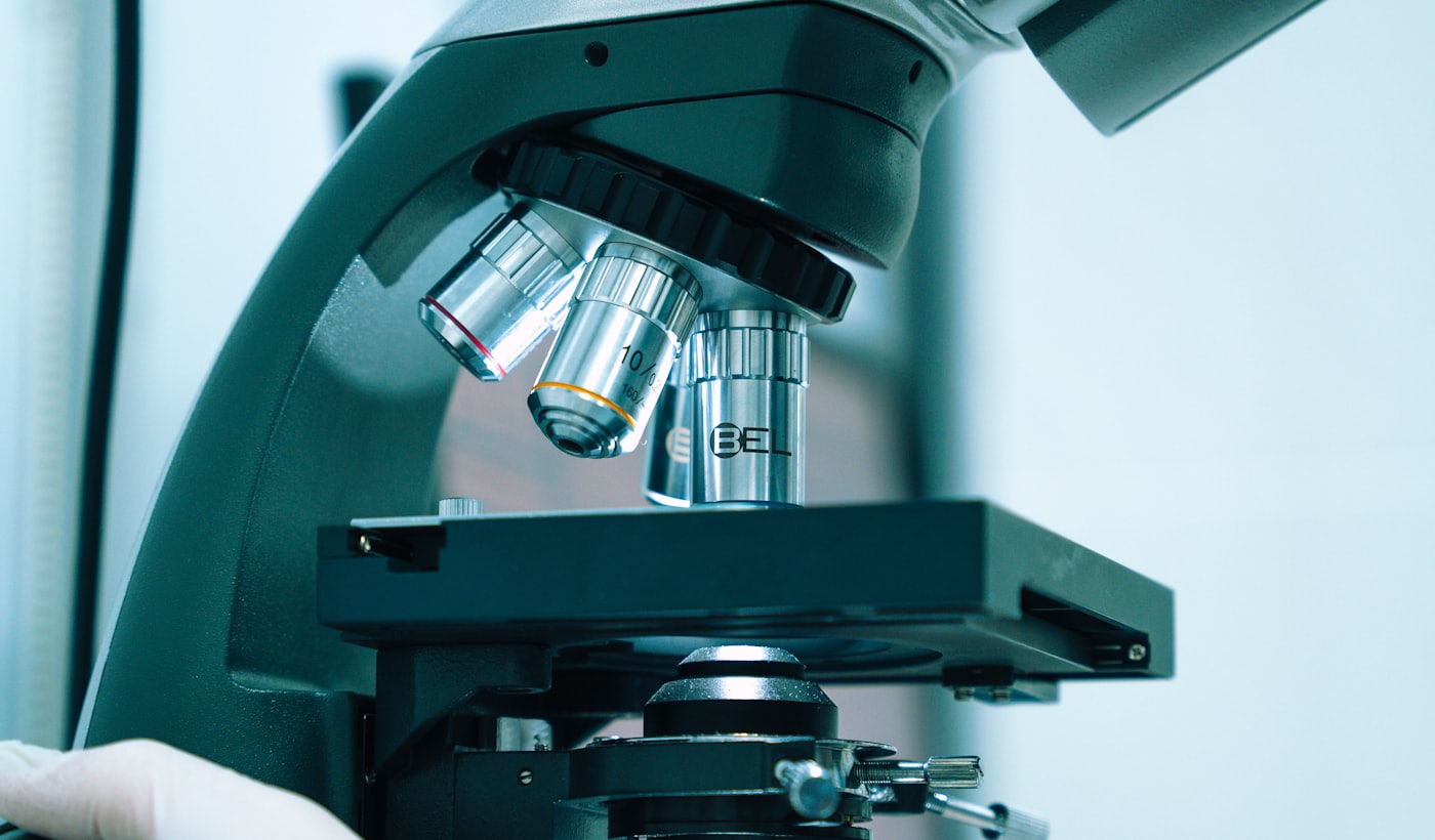 Custom Synthesis vs. Contract Manufacturing: Which Do You Need?